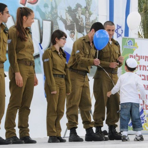 ילדי הגנים חוגגים עצמאות 65 למדינת ישראל