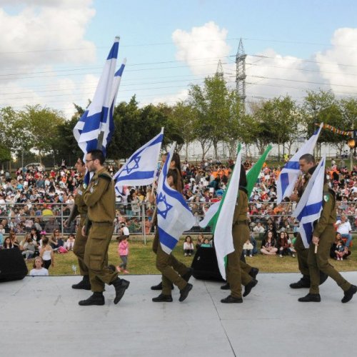 ילדי הגנים חוגגים עצמאות 65 למדינת ישראל