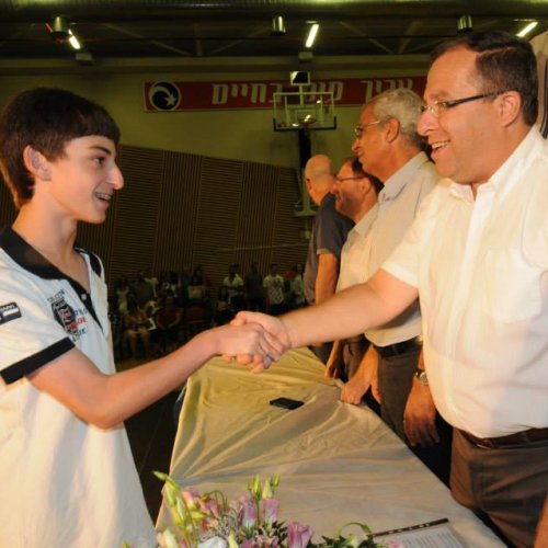 טקס מצטייני ראש העיר - חטיבות הביניים וחטיבה עליונה - תשע