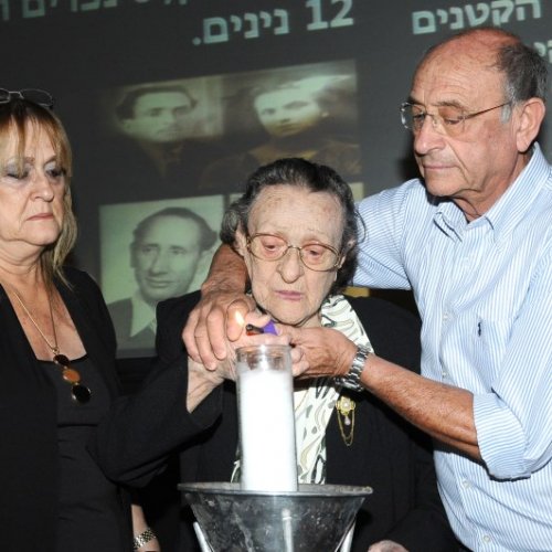 טקס יום הזיכרון לשואה ולגבורה תשע