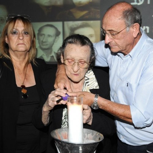 טקס יום הזיכרון לשואה ולגבורה תשע