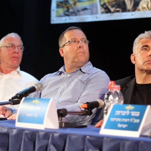טקס חתימת הסכם הגג בקריית ביאליק