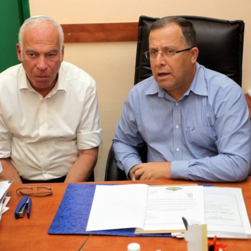 טקס חתימת הסכם הגג בקריית ביאליק