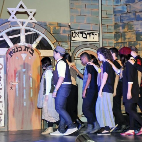 טקס יום הזיכרון לשואה ולגבורה תשע