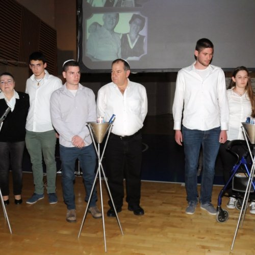 טקס יום הזיכרון לשואה ולגבורה תשע
