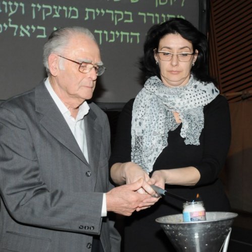 טקס יום הזיכרון לשואה ולגבורה תשע