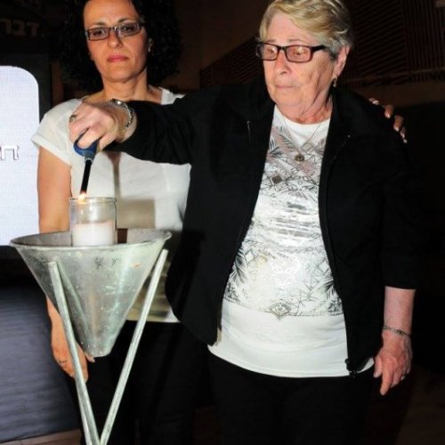 טקס יום הזיכרון לשואה ולגבורה תשע