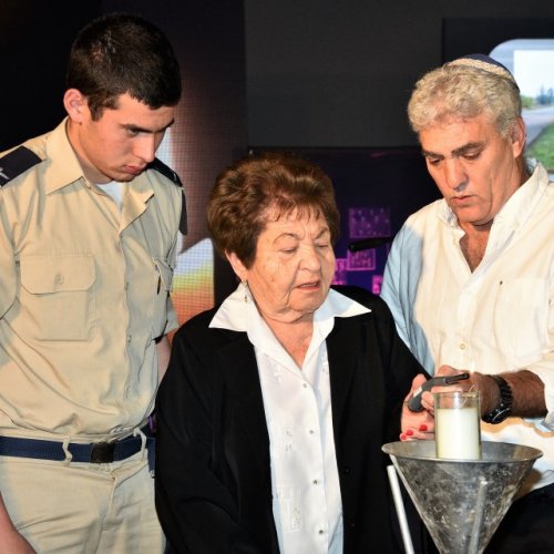 טקס יום הזיכרון לשואה ולגבורה תשע