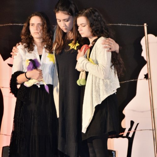 טקס יום הזיכרון לשואה ולגבורה תשע