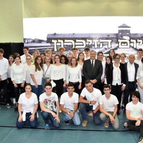 טקס יום הזיכרון לשואה ולגבורה תשע