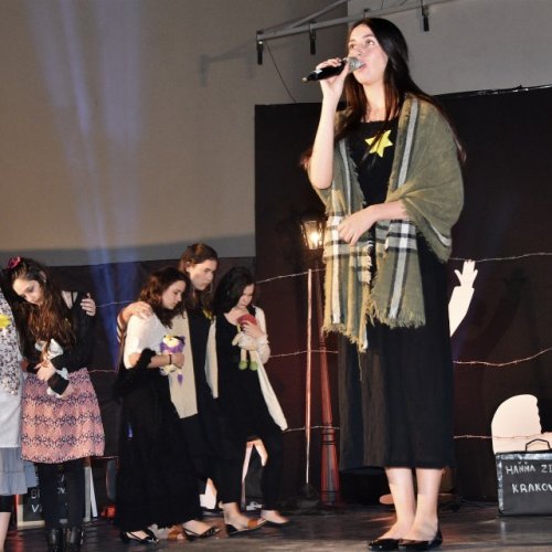 טקס יום הזיכרון לשואה ולגבורה תשע