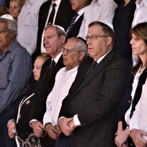 טקס יום הזיכרון לשואה ולגבורה תשע