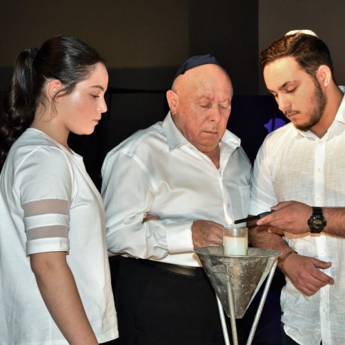 טקס יום הזיכרון לשואה ולגבורה תשע