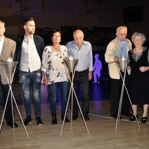 טקס יום הזיכרון לשואה ולגבורה תשע