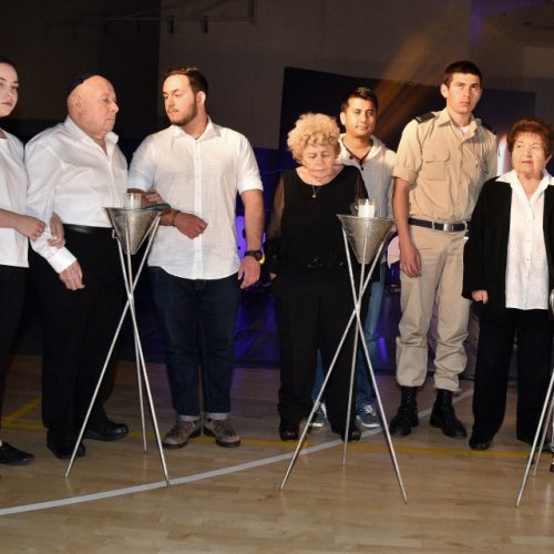 טקס יום הזיכרון לשואה ולגבורה תשע