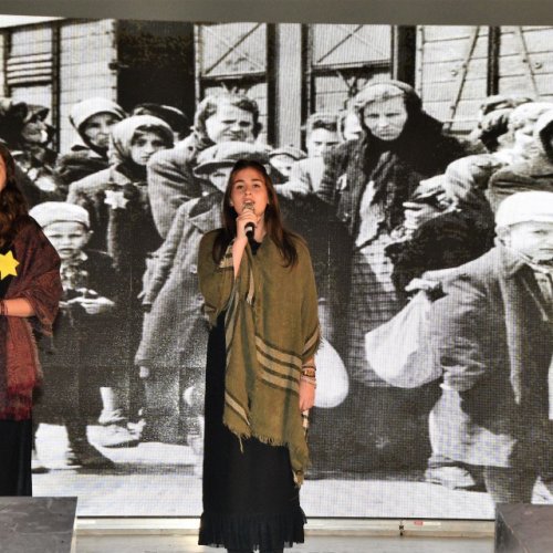 טקס יום הזיכרון לשואה ולגבורה תשע